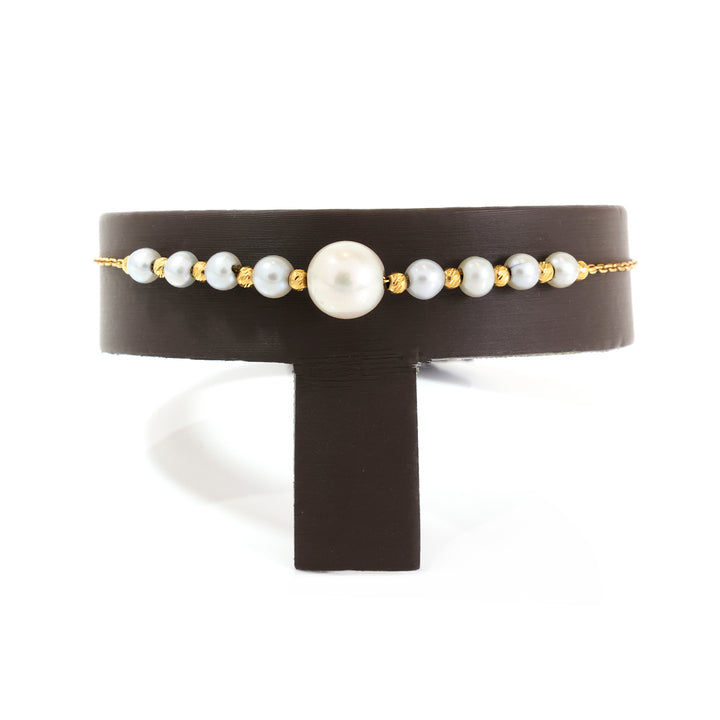18K Gold Bracelet – White Bead Station Detail – Zero Making Charge
