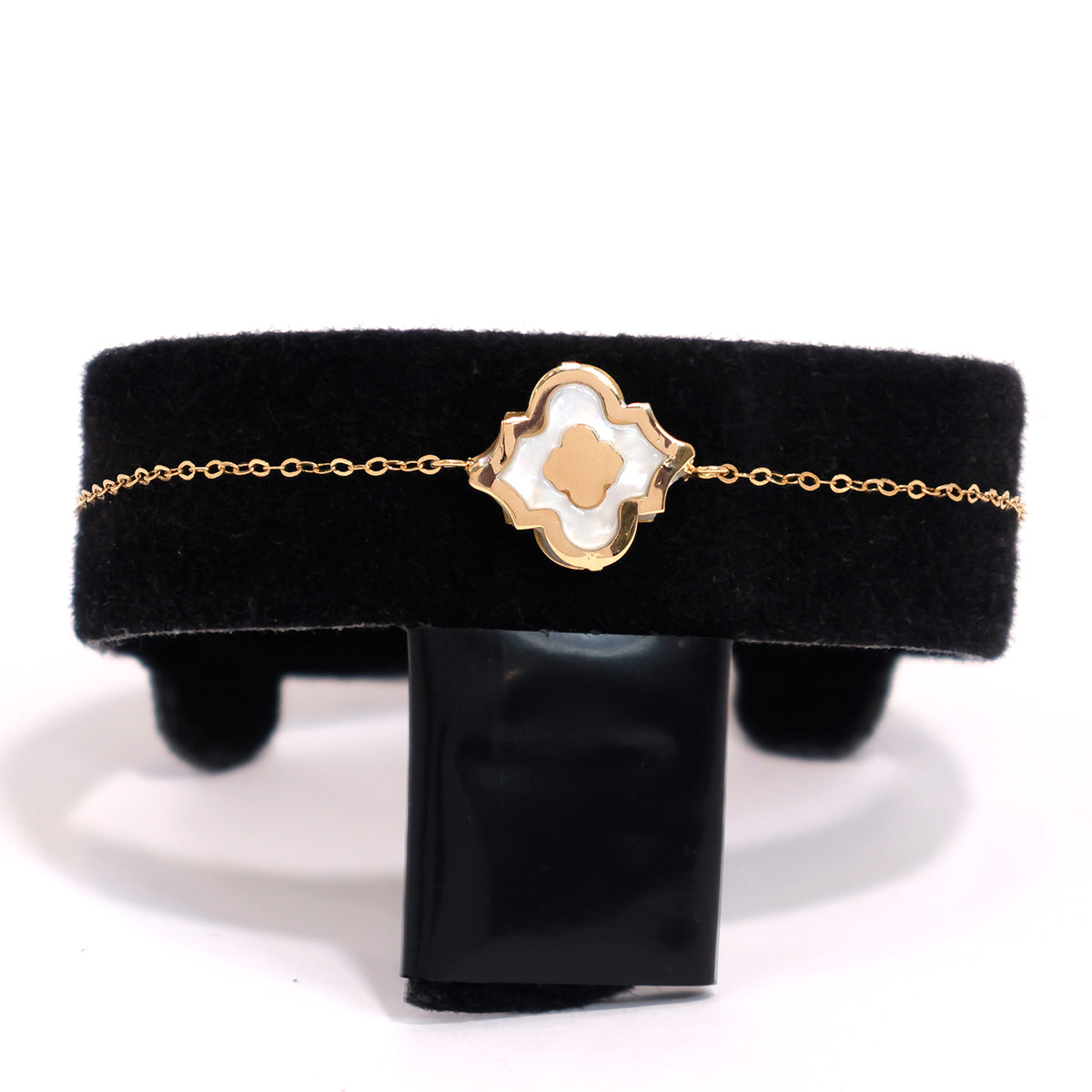 18K Gold Bracelet – Single Clover Charm Design – Zero Making Charge - Main View