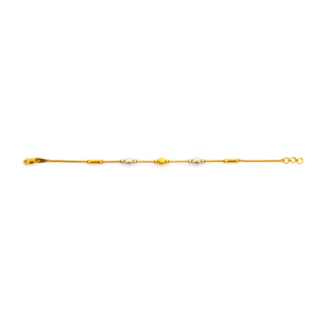ذهب خلخال مع small beads on white background