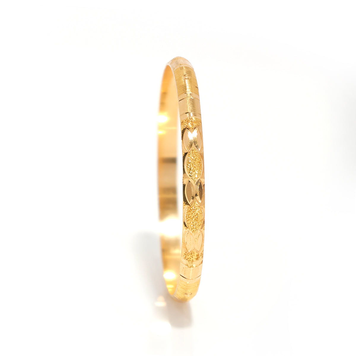 21K Gold Bangle – Faceted oval pattern – Zero Making Charge - Main View