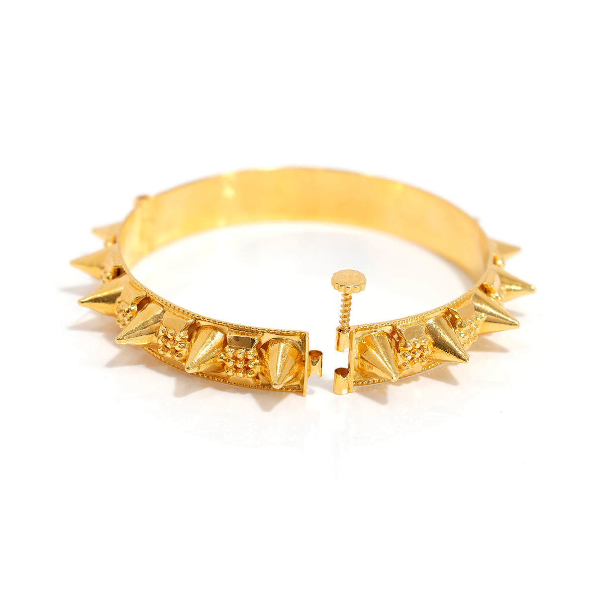 21K Gold Scalloped Bangle with Polished Finish - Close View