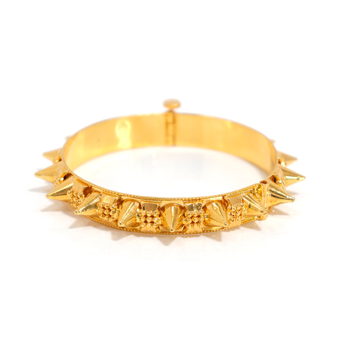 21K Gold Scalloped Bangle with Polished Finish - Main View