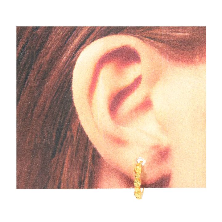 18K Gold Earrings – Sculpted Link Hoop Design
