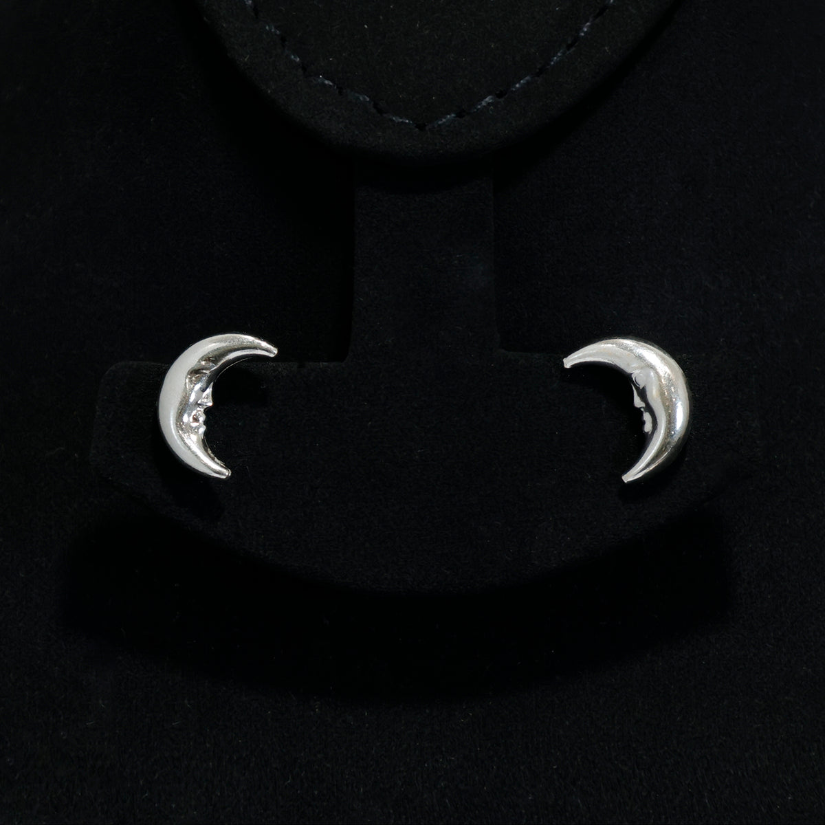 18K Gold Moon Stud Earrings – Minimal Style – Main View