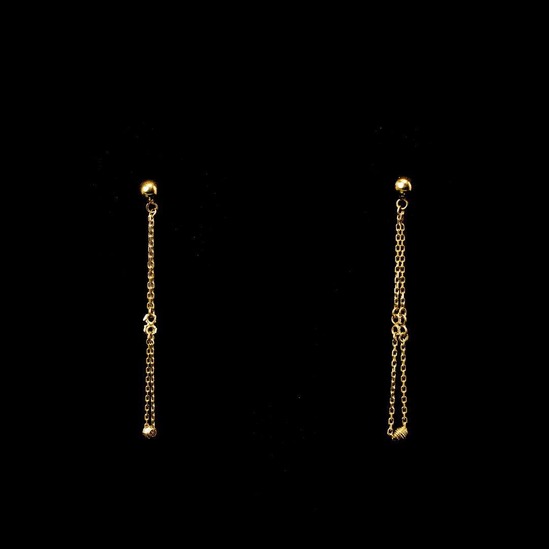 21K Yellow Gold Earrings – Slim Chain Drop With A Tiny Star Spacer Detail – Modern Minimal