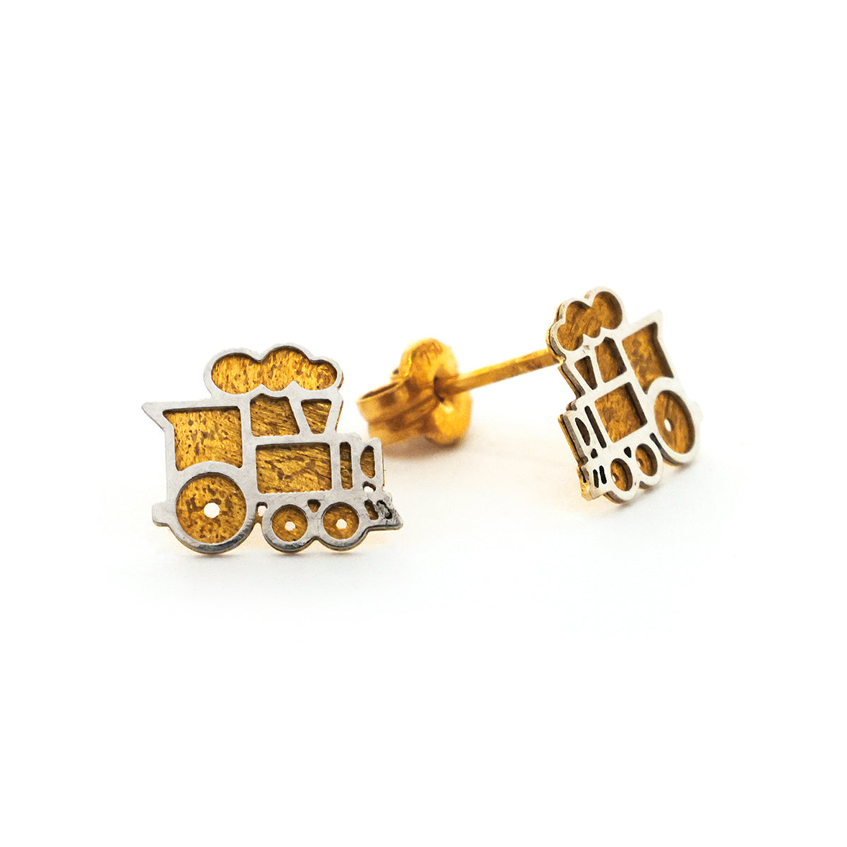 ذهب و فضة carriage-shaped أقراط on white background