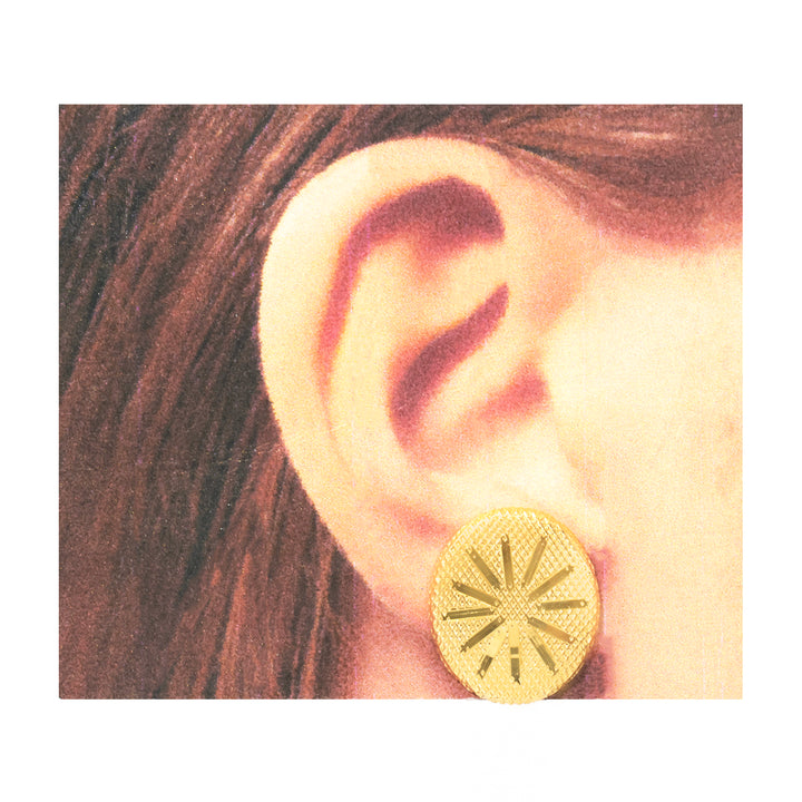18K Gold Earrings – Fine-Textured Starburst Disc Studs