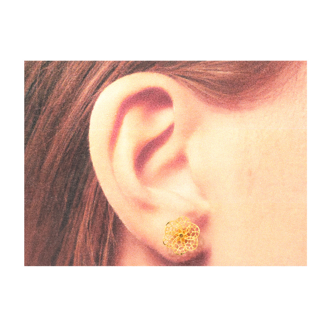 22K Gold Filigree Flower Stud Earrings