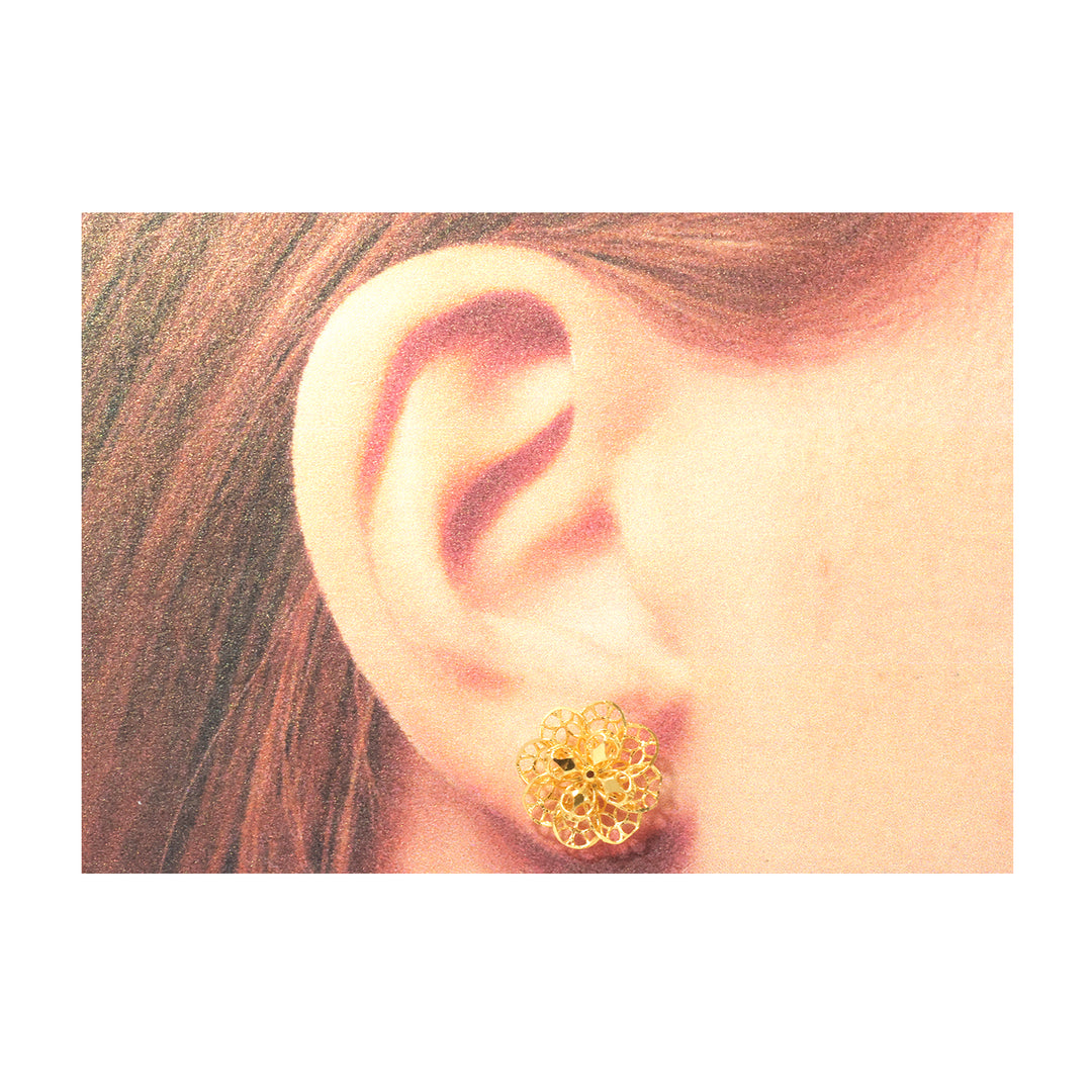 22K Gold Filigree Flower Stud Earrings