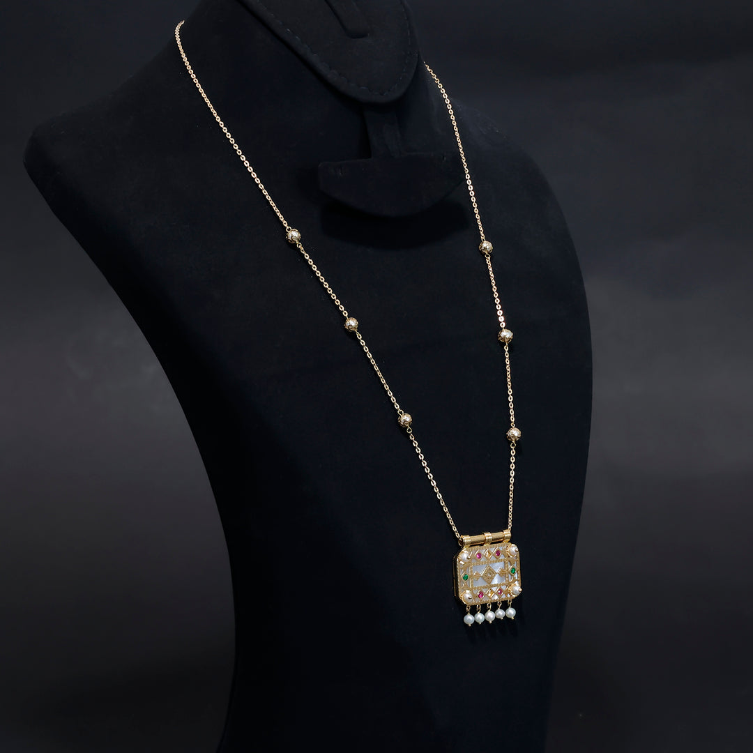 18K ذهب قلادة - أنيق Traditional Design – بدون مصنعية - Side Angle