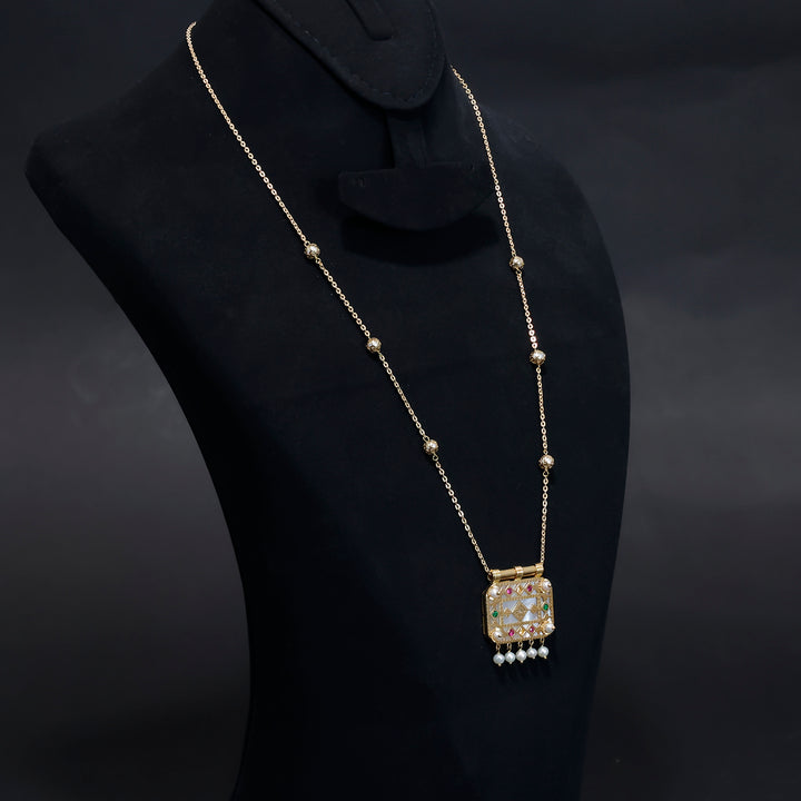 18K ذهب قلادة - أنيق Traditional Design – بدون مصنعية - Side Angle