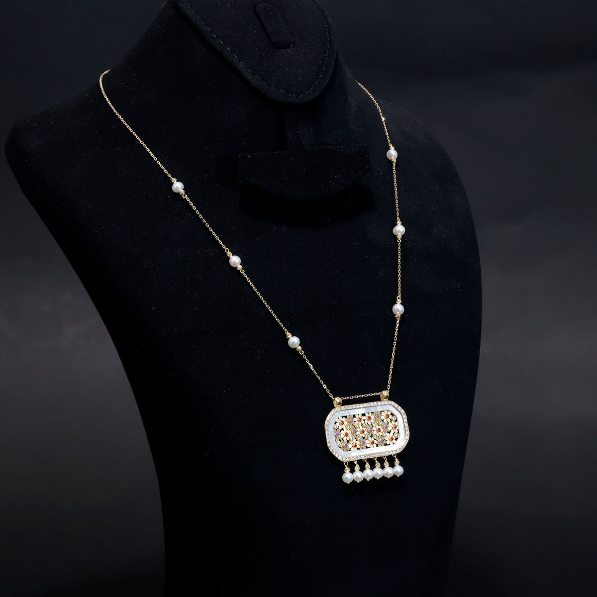 18K Gold Necklace – Elegant Finish – Zero Making Charge - Side Angle
