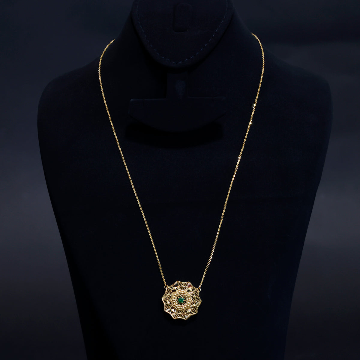 21K Gold Necklace – Octagonal pendant with geometric pattern - Main View