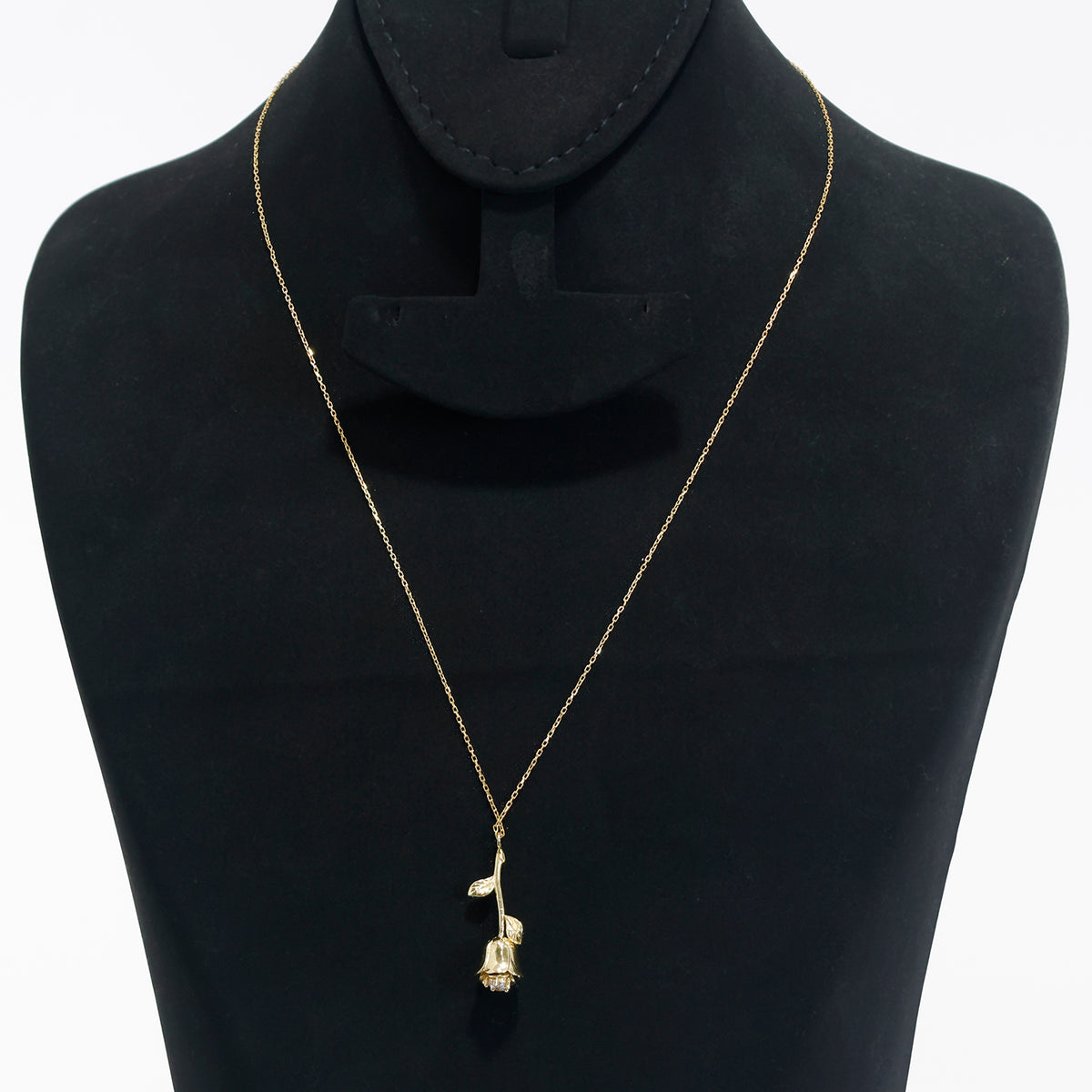 18K Gold Rose Pendant Necklace - Elegant Daily Wear – Main View
