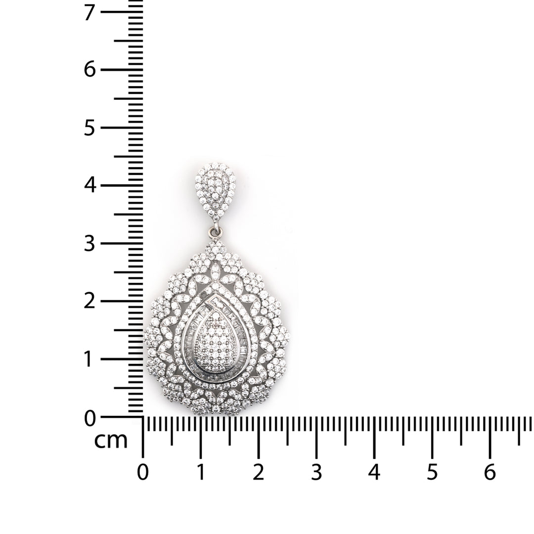 18K White Gold Pendant – Layered Teardrop Stone Halo