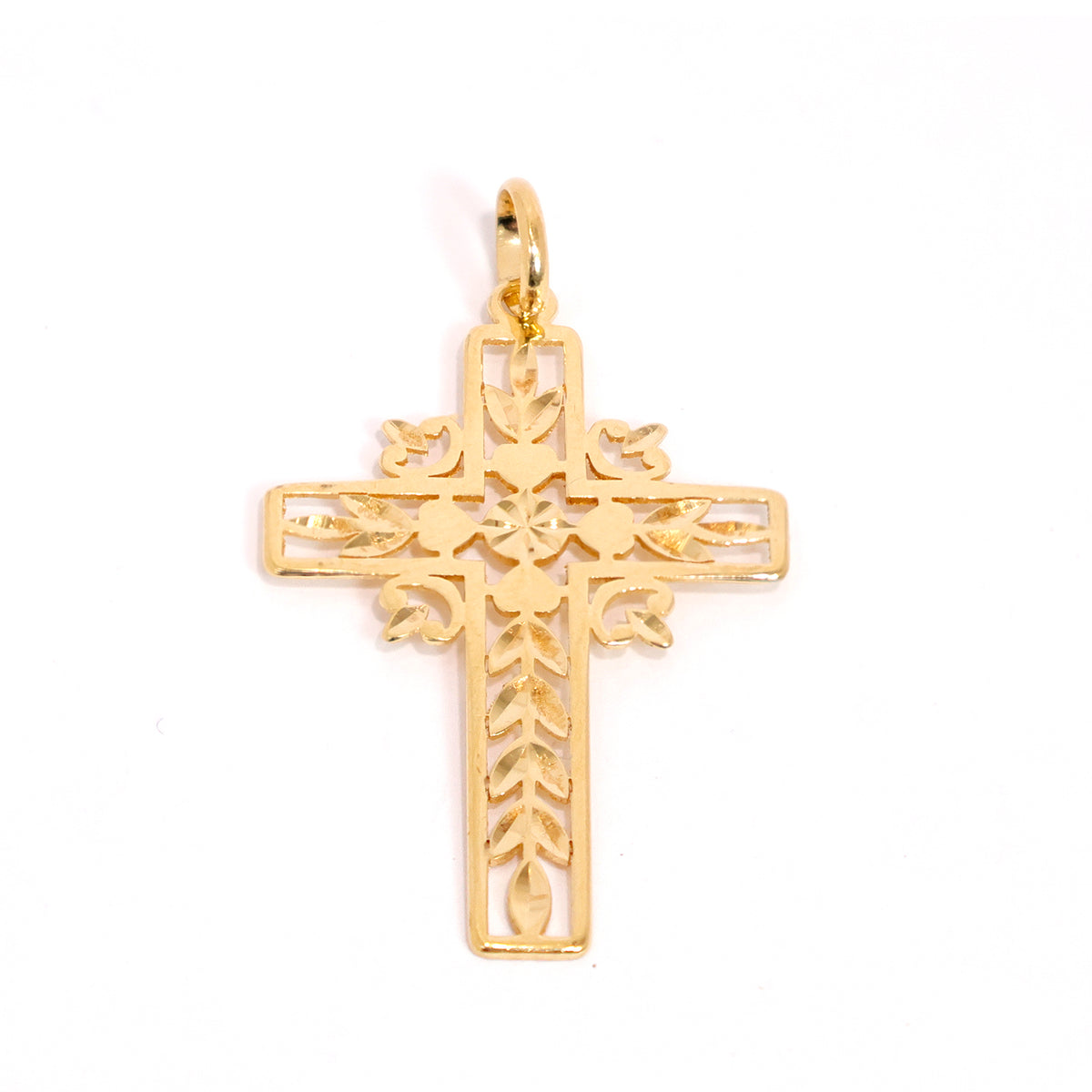 18K Gold Pendant – classic cross pendant design – Zero Making Charge - Close View
