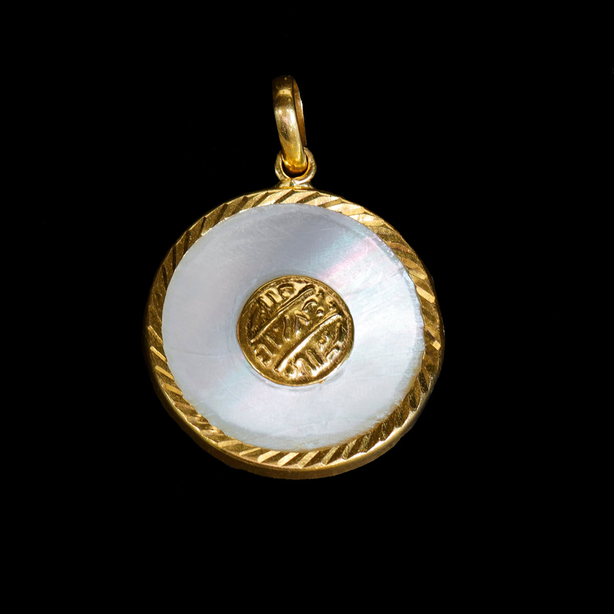 21k Gold Pendant with Mother of Pearl Design - Zero Making Charge - Al Fanan