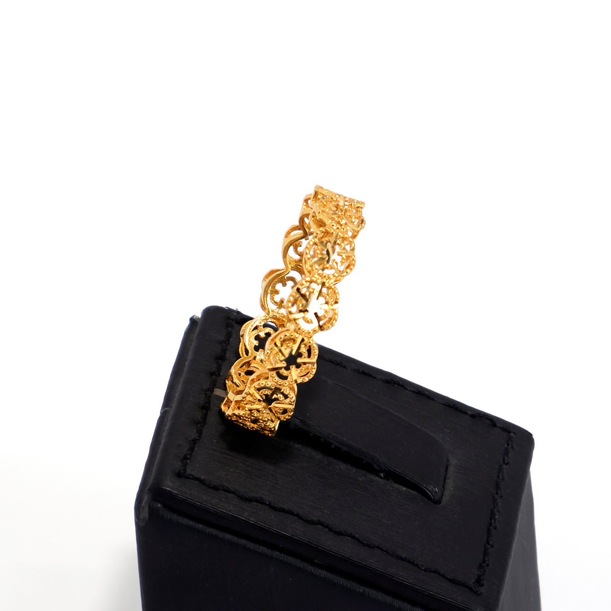 22K Gold Ring – Classic Polished Band with Smooth Finish – Side Angle