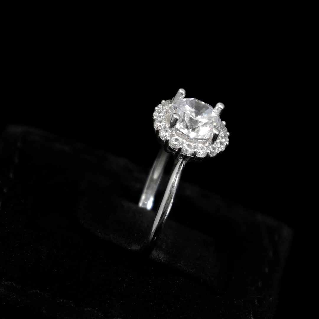 18K Gold CZ Ring - Elegant Cubic Zirconia Design - Side angle