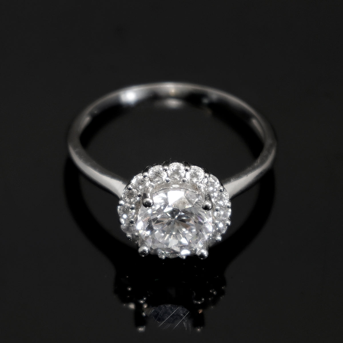18K Gold CZ Ring - Elegant Cubic Zirconia Design - Main View 