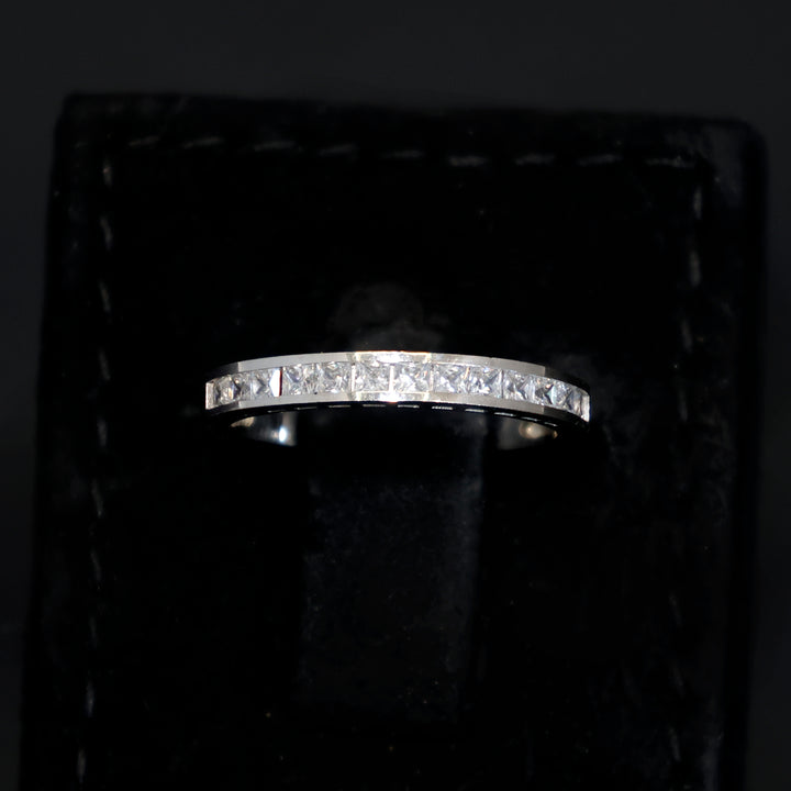18K White Gold CZ Band Ring – Zero Making Charge - close view