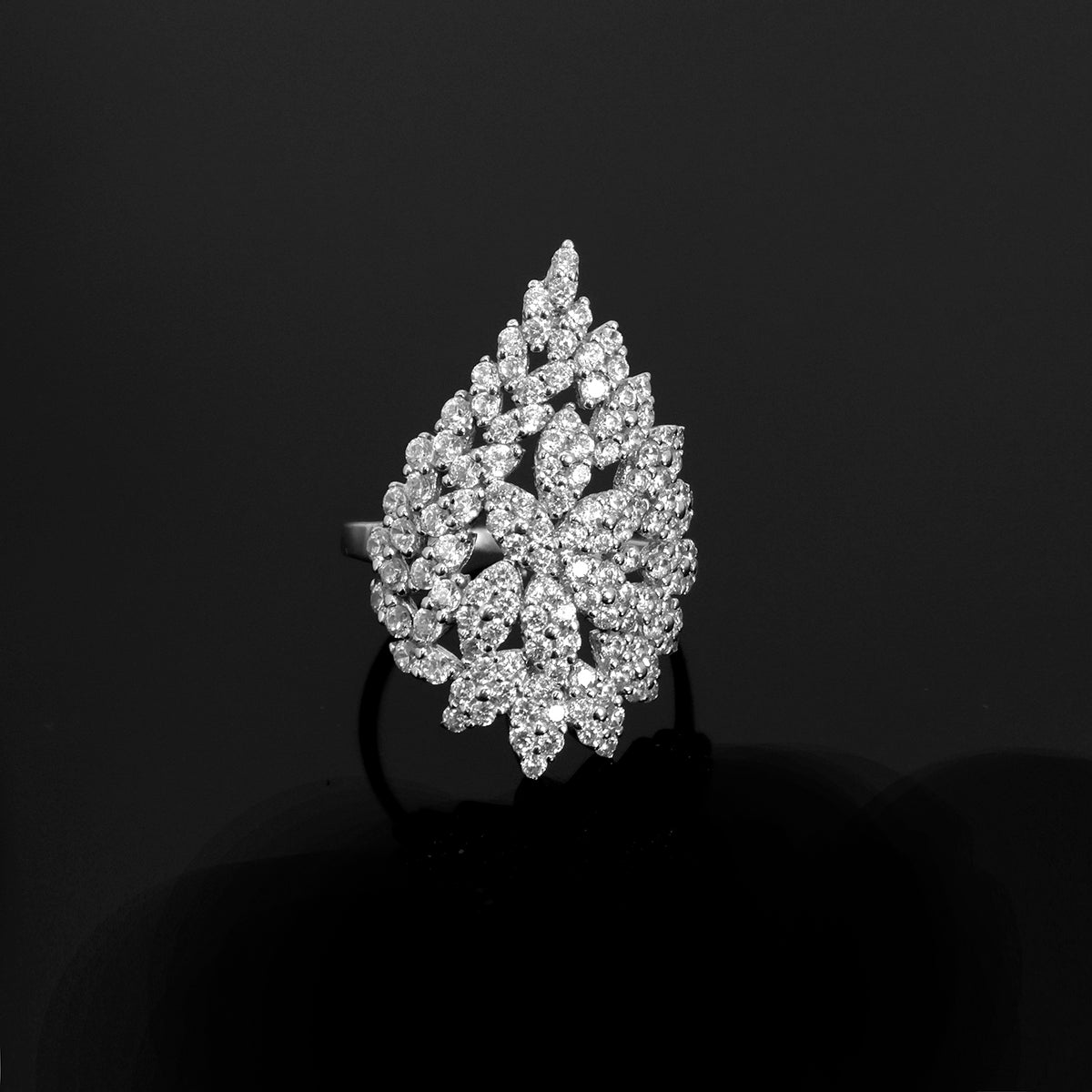 18K White Gold Floral Cluster Ring with Sparkling Stones – Main View