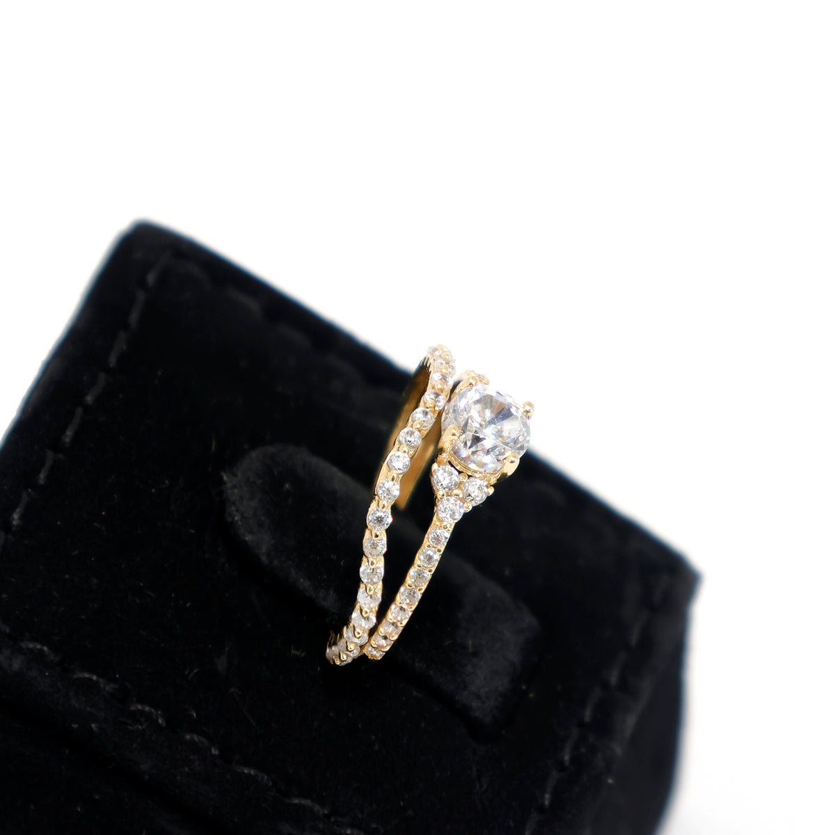 18K Gold Ring with Sparkling Stone - Elegant Everyday Ring - Side Angle