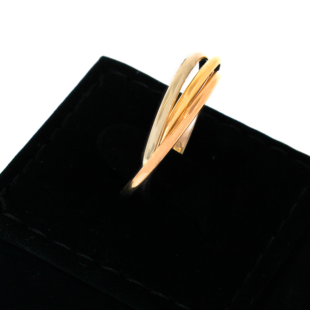 ذهب brooch on black velvet surface