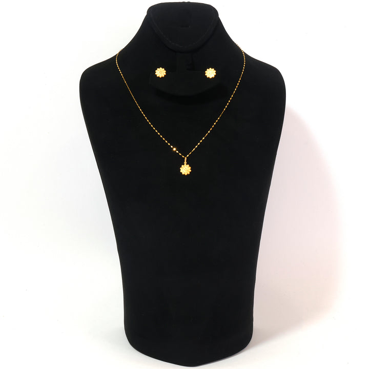 18K Gold Daisy Flower Necklace &amp; Earring Set