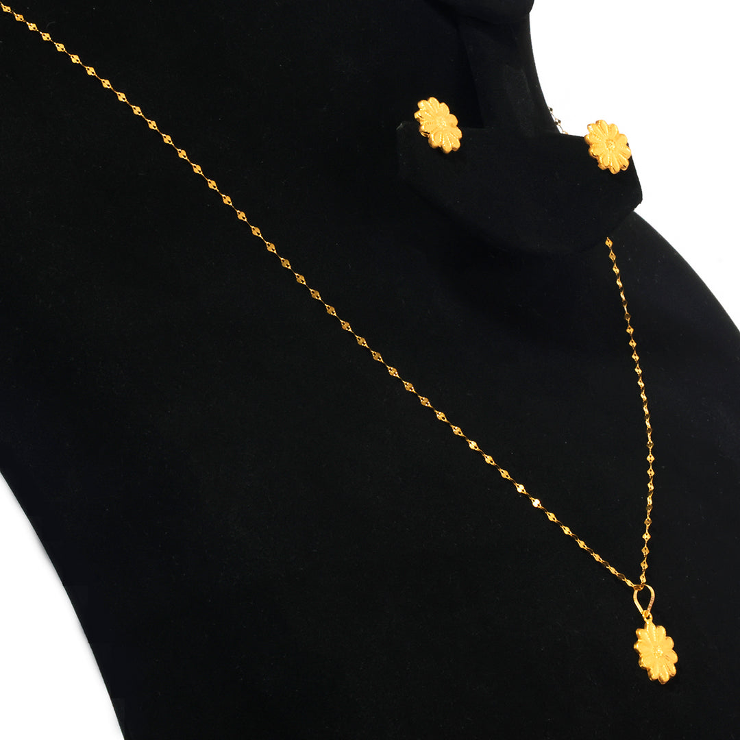 18K Gold Daisy Flower Necklace &amp; Earring Set