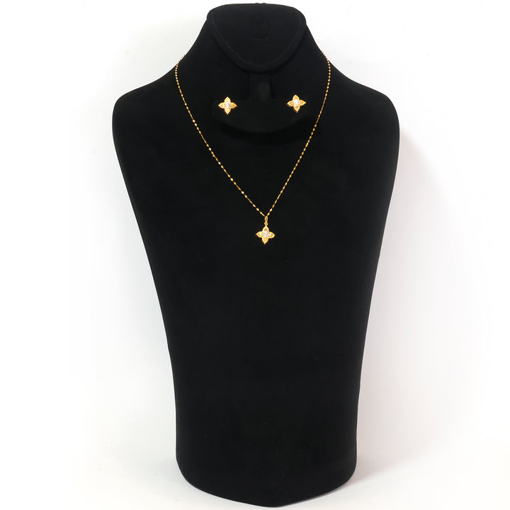 18K Gold Four-Point Star Necklace &amp; Earring Set