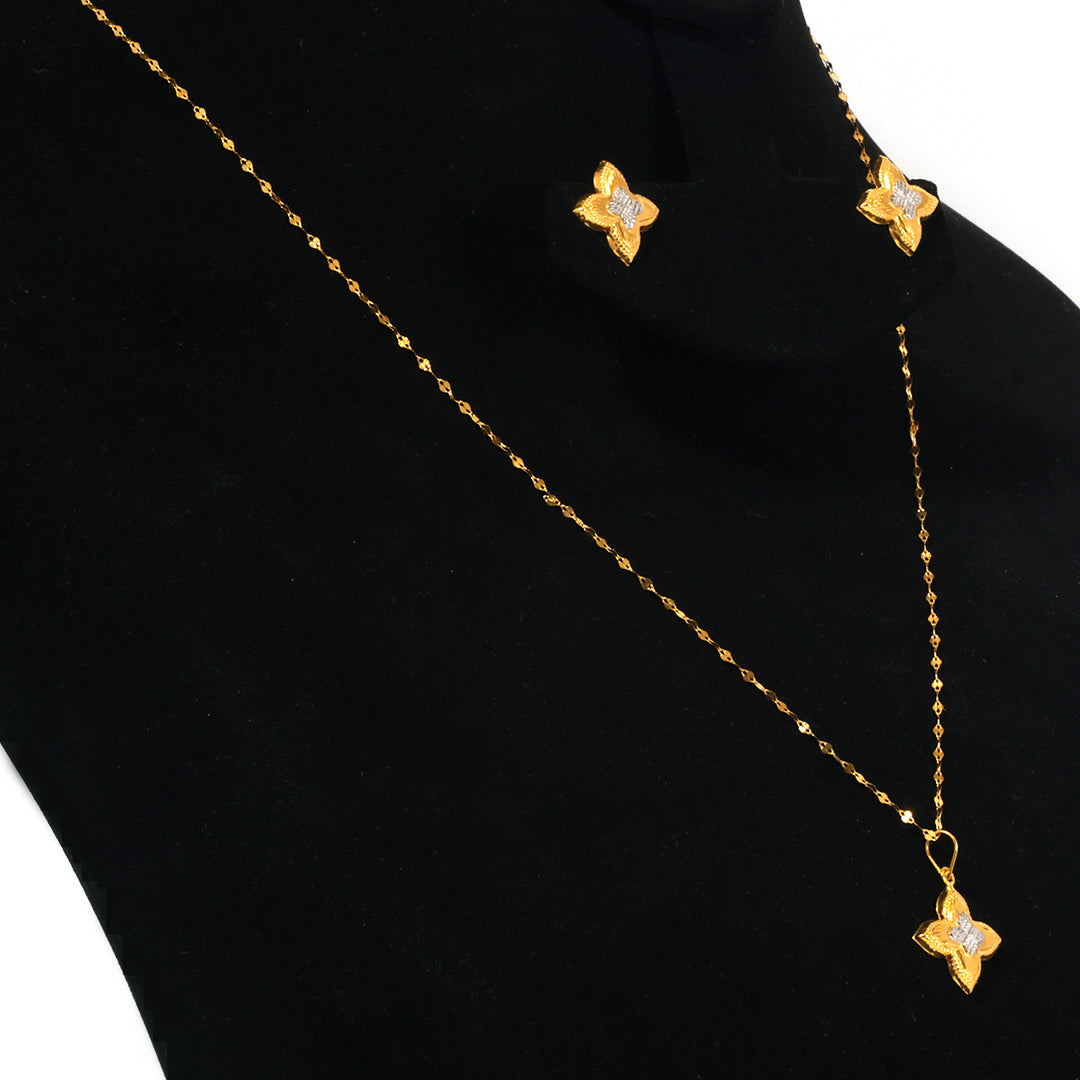 18K Gold Four-Point Star Necklace &amp; Earring Set