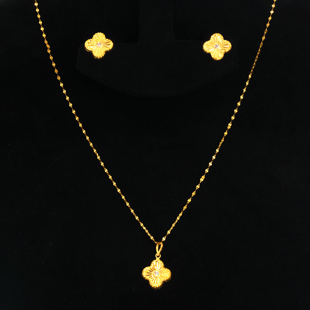 18K Gold Four-Point Star Necklace &amp; Earring Set