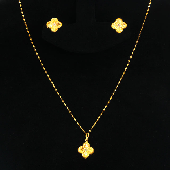 18K Gold Four-Point Star Necklace &amp; Earring Set
