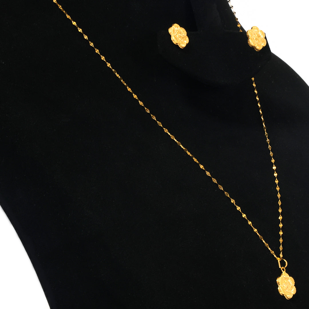 18K Gold Scalloped Flower Necklace &amp; Earring Set