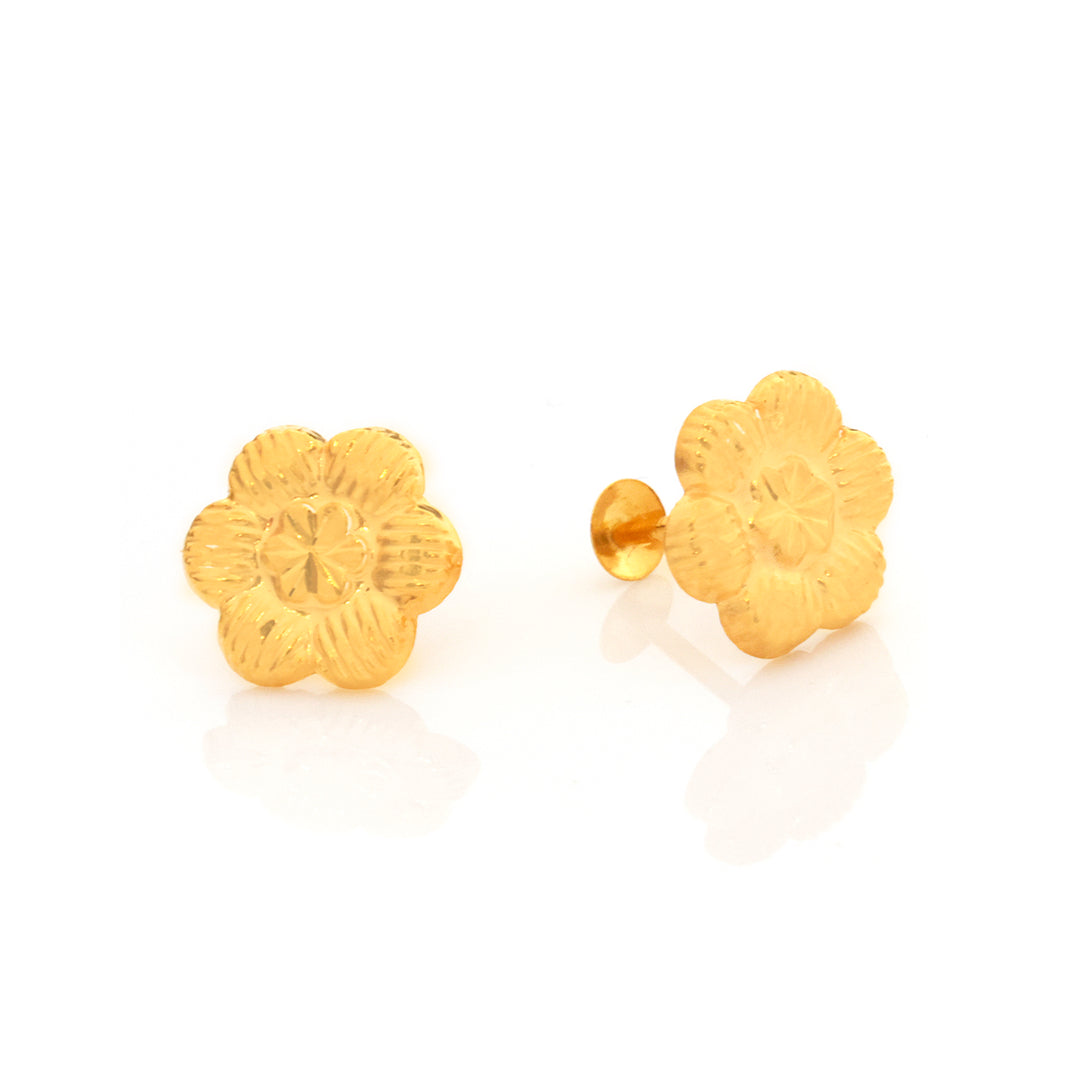 18K Gold Scalloped Flower Necklace &amp; Earring Set