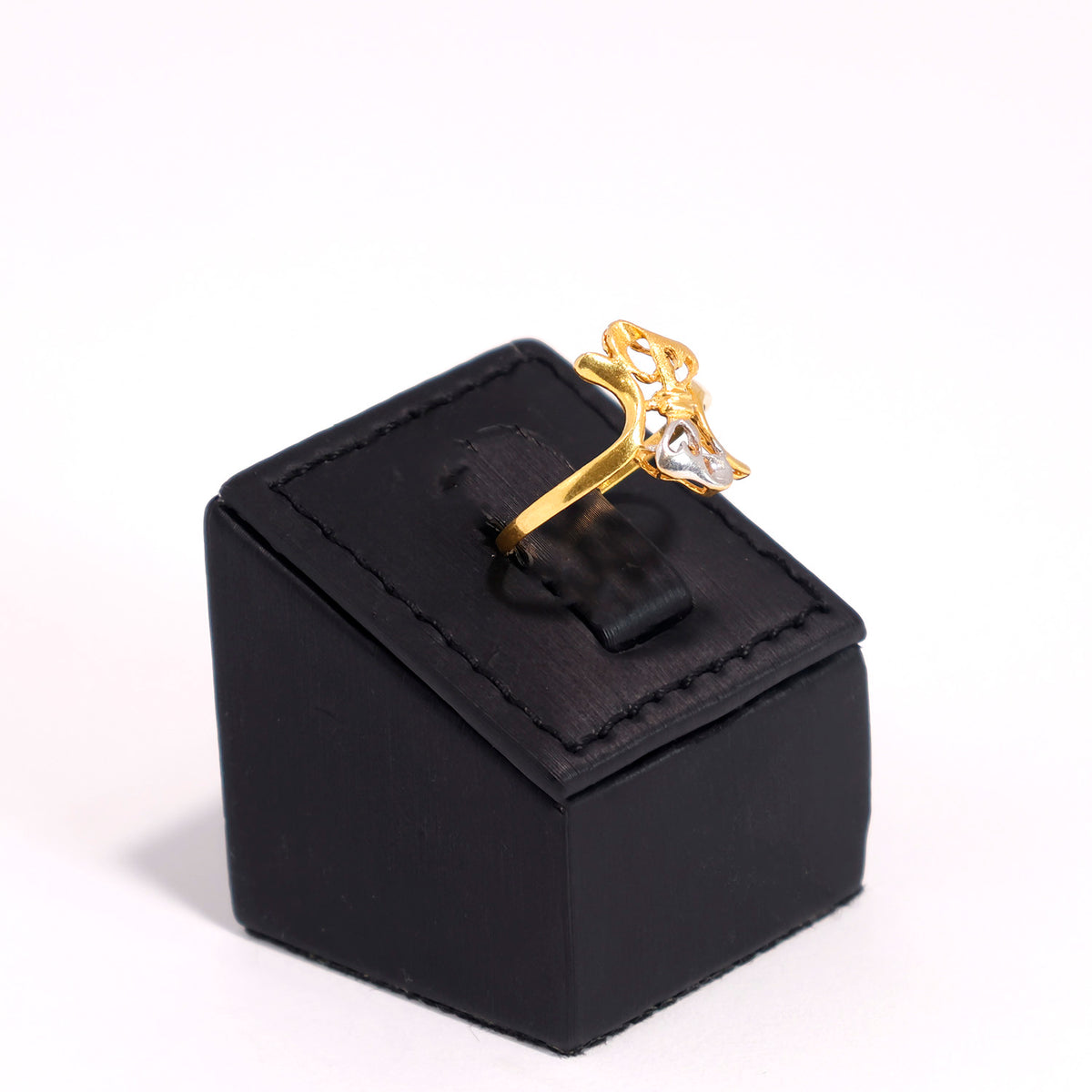 22K Gold Ring with Butterfly Design & Two Tone Cutout - Side Angle