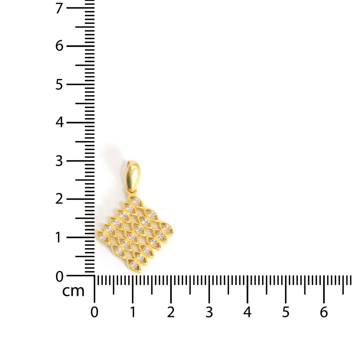 22K Gold Pendant – Geometric Diamond Lattice Polished Disc Details – Size Reference