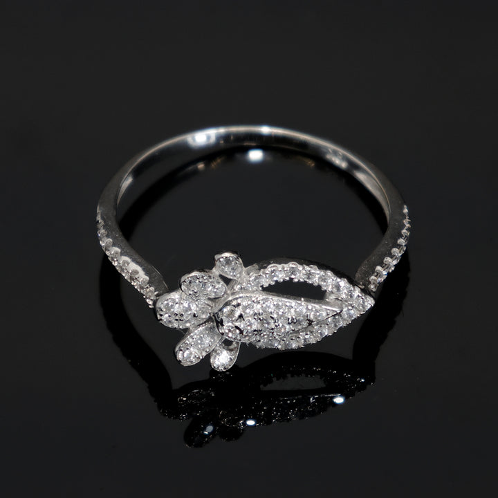 18K Gold Rings – Delicate Floral &amp; Leaf-inspired Design - Main View