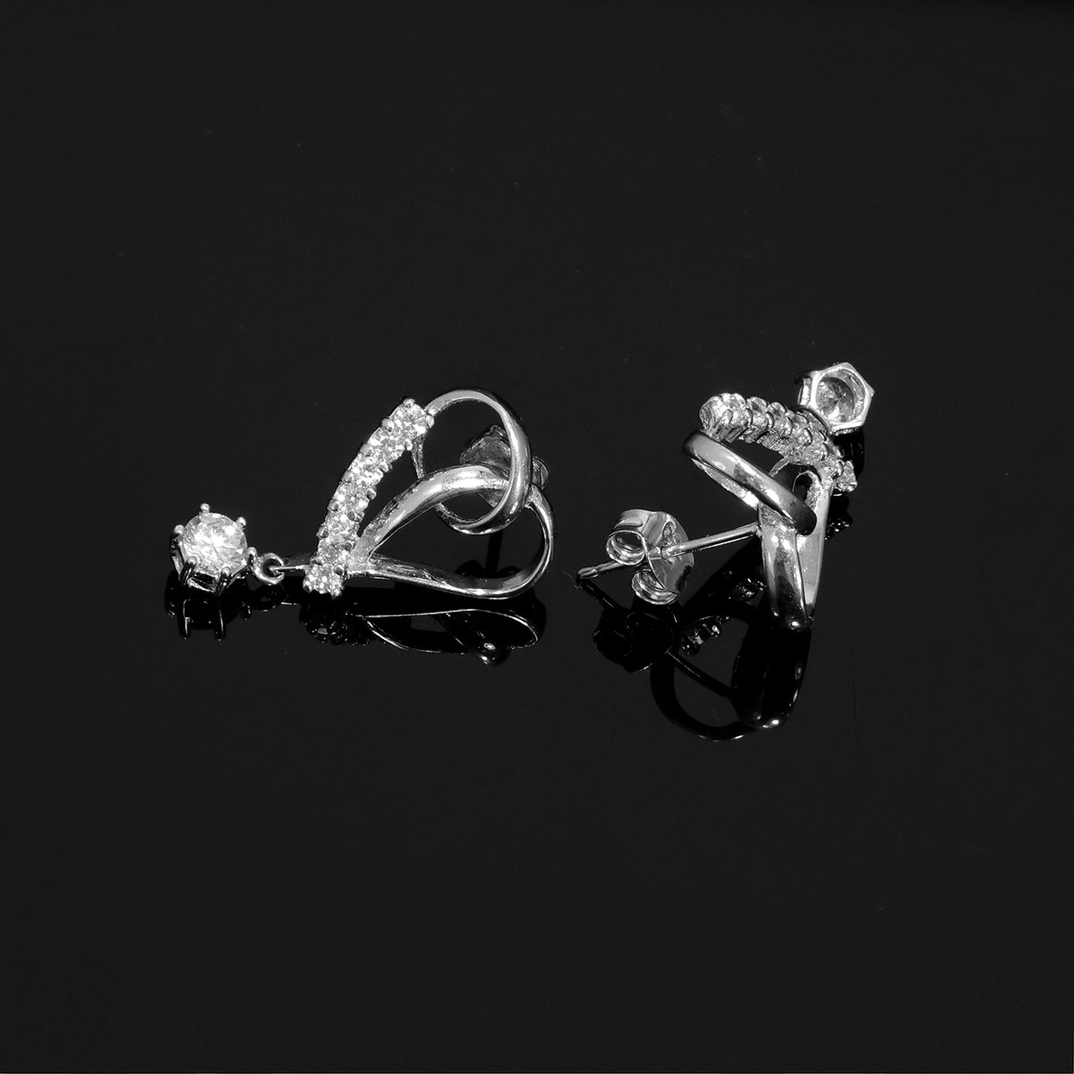 18K Gold CZ Stud Earrings – Elegant Interlocking Design – Main View