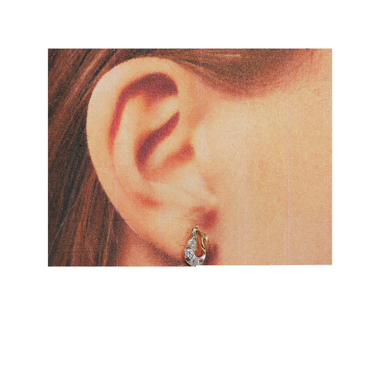 21K Gold Swirl Stud Earrings with Sparkling CZ – Size Reference