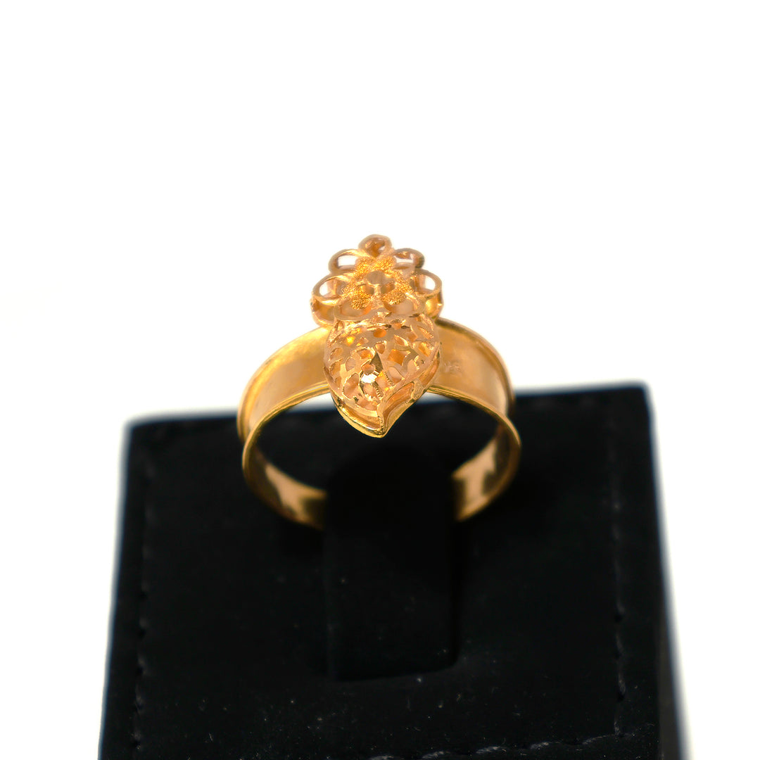 21K Gold Ring – Wide band with floral filigree teardrop panel – Zero Making Charge