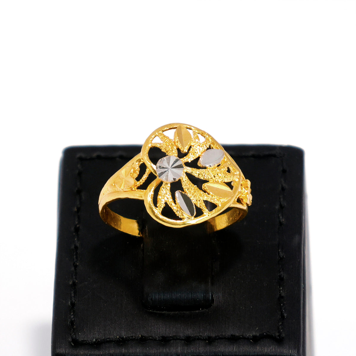 22K Gold Ring – open petal-cut filigree ring design – Main View