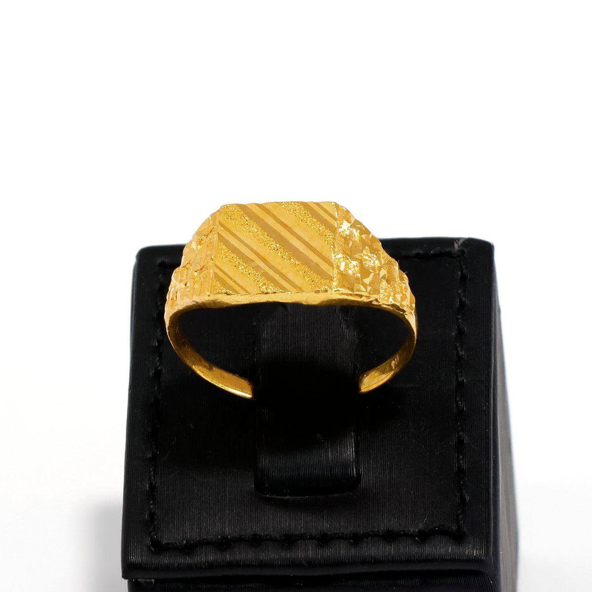 22K Gold Ring – wide lace-pattern eternity band design – Main View