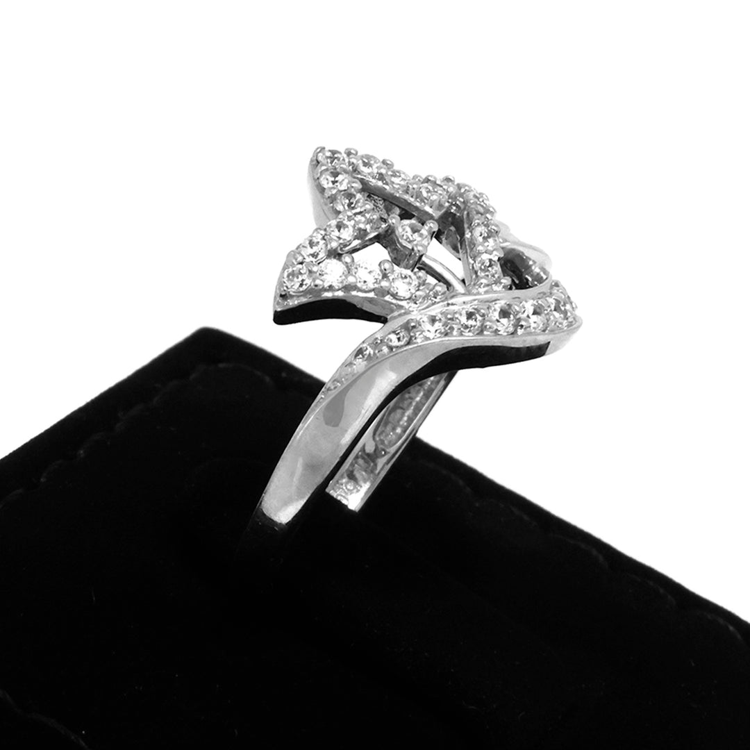 18K Gold Ring – Interlocking Star Pavé Ring with Baguette Detail – Zero Making Charge