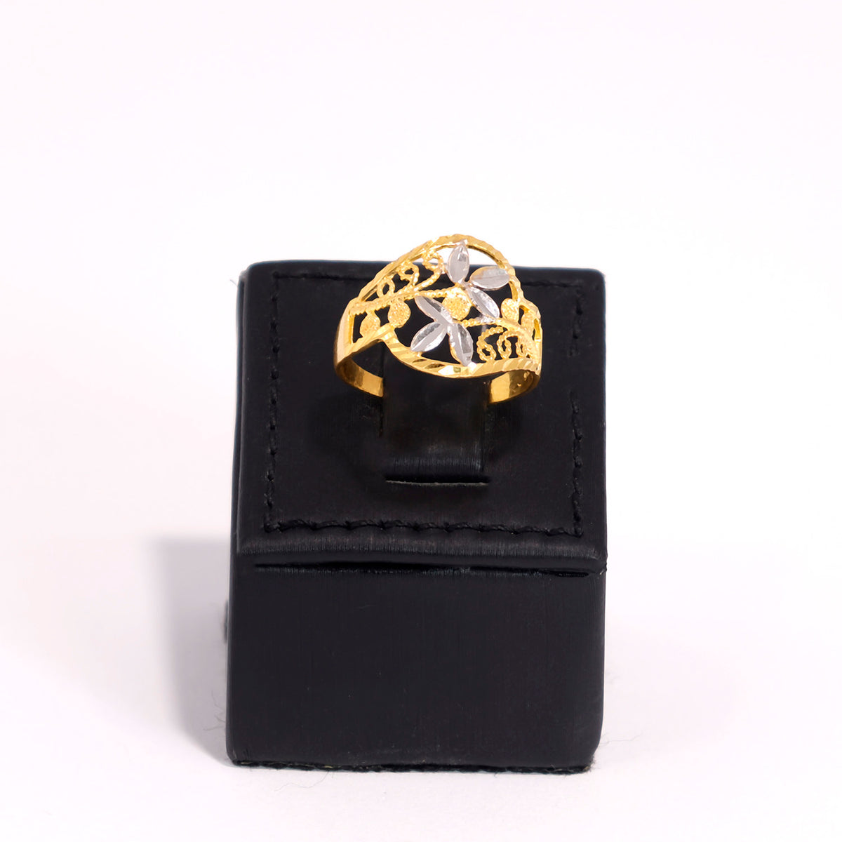 22K Gold Openwork Ring - Floral Cutout Design - Main View