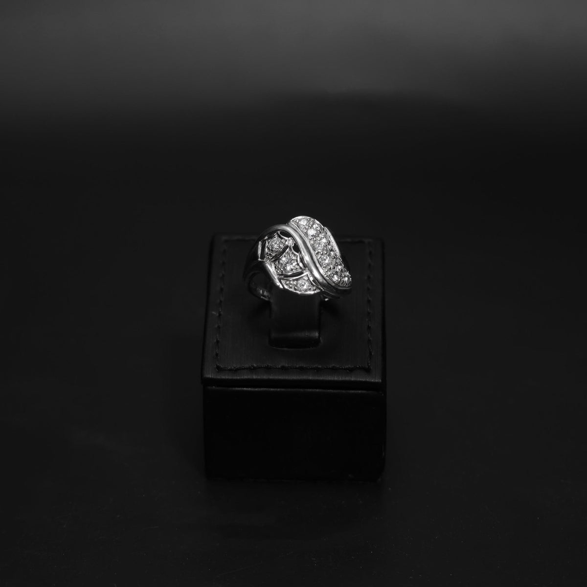 18K White Gold Cocktail Ring - Zero Making Charge - Al Fanan
